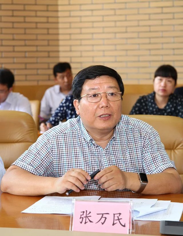 张万民.jpg 张万民.jpg