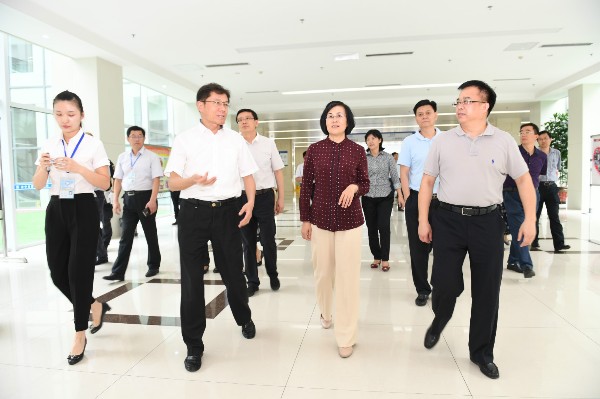 袭燕到济宁市第一人民医院参观1_meitu_5.jpg 袭燕到济宁市第一人民医院参观1_meitu_5.jpg